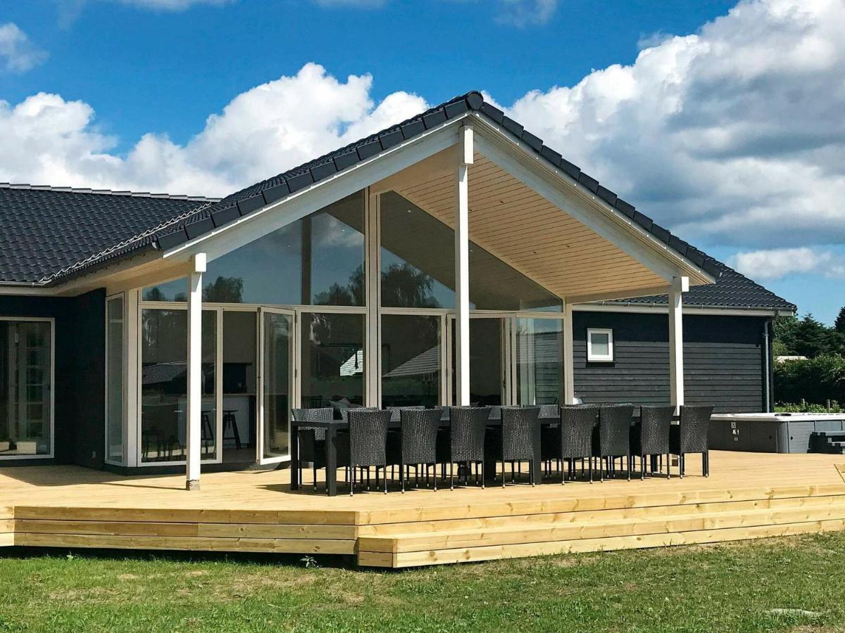 14 Person Holiday Home In V Ggerl Se Bøtø By المظهر الخارجي الصورة