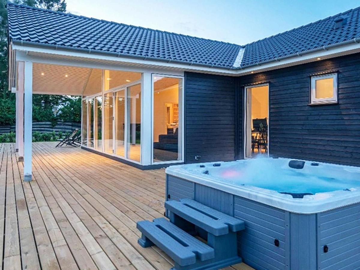 14 Person Holiday Home In V Ggerl Se Bøtø By المظهر الخارجي الصورة